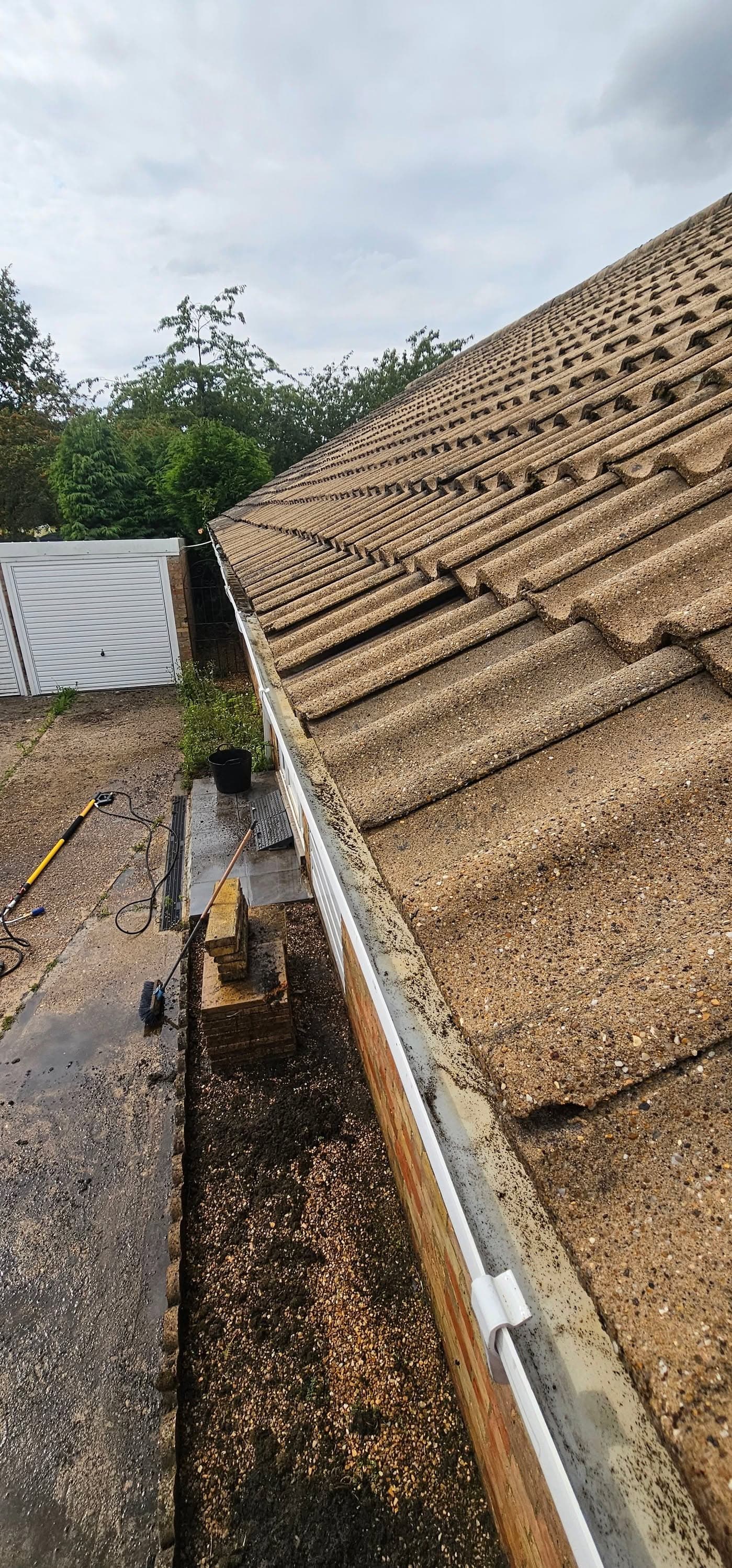 Gutter Cleaning & Repair